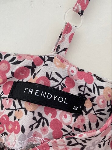 32 Beden Trendyol Milla Mini Çiçekli Elbise