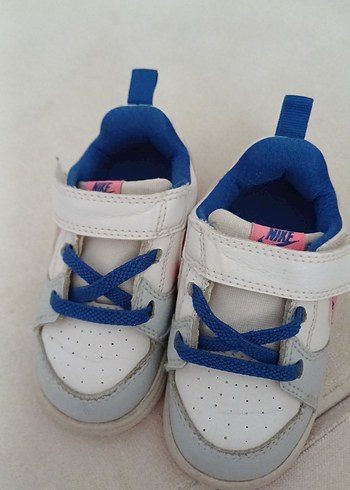 22 Beden Nike Kız Çocuk Renkli Cırtlı Spor Ayakkabı