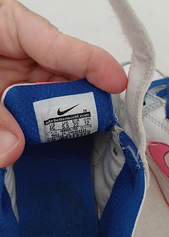 22 Beden beyaz Renk Nike Kız Çocuk Renkli Cırtlı Spor Ayakkabı