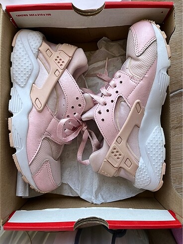 Pembe Nike
