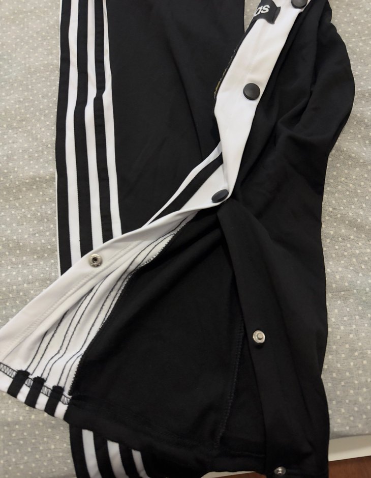 Adidas Siyah Üç Çizgili Eşofman Altı — görsel 3/4