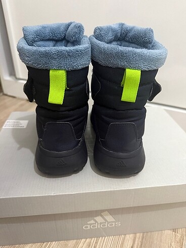 30 Beden çeşitli Renk Adidas çocuk bot
