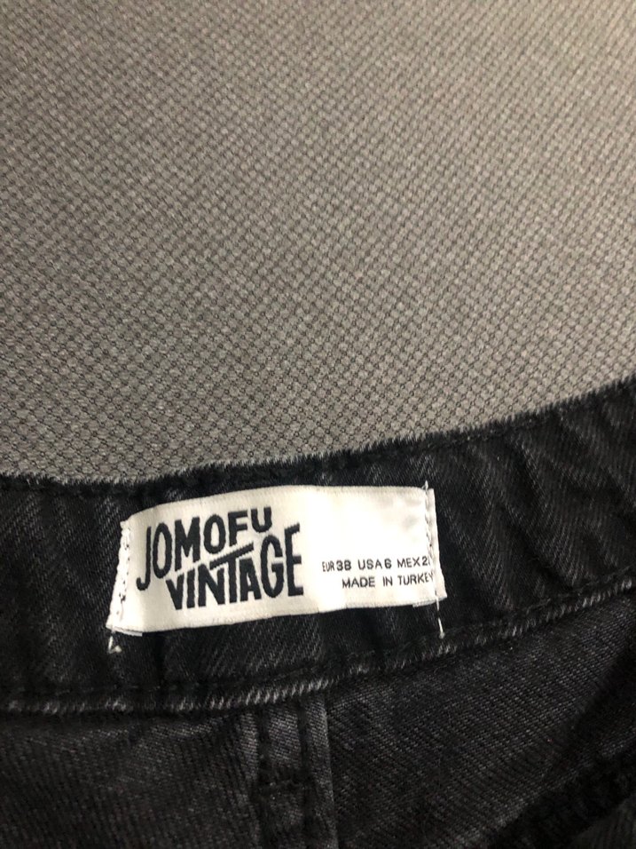 Siyah Nakışlı Kot Şort - Görsel 3