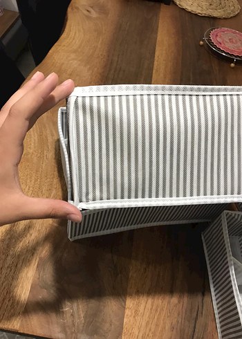 Gri Çizgili Dolap Düzenleyici - Görsel 5