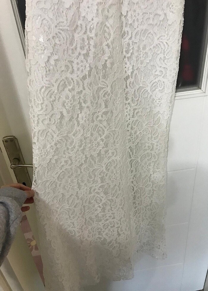 Beyaz dantel detaylı balık model elbise - Görsel 4