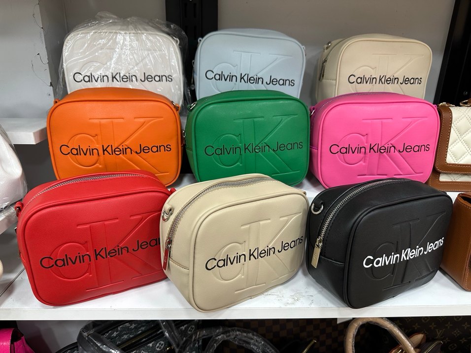 Calvin Klein Pembe Kadın Çapraz Çantası - Görsel 4