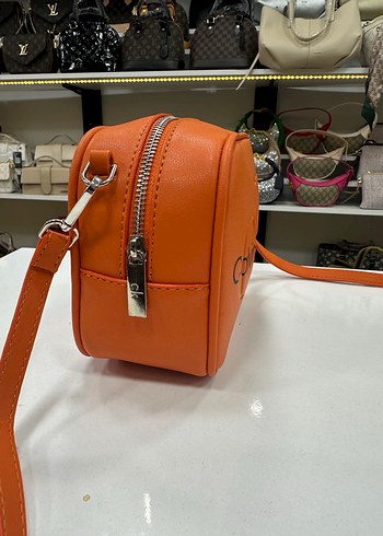 Calvin Klein Turuncu Deri Kadın Çapraz Çanta - Görsel 2