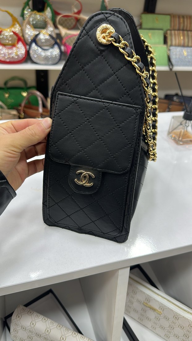 Chanel Charmlı Çanta - Görsel 2