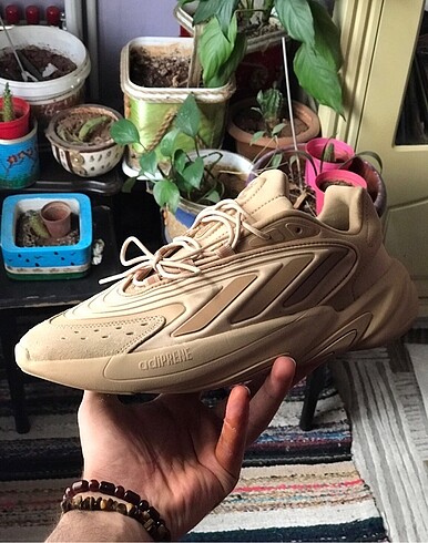 Adidas Ozelia krem por ayakkabı