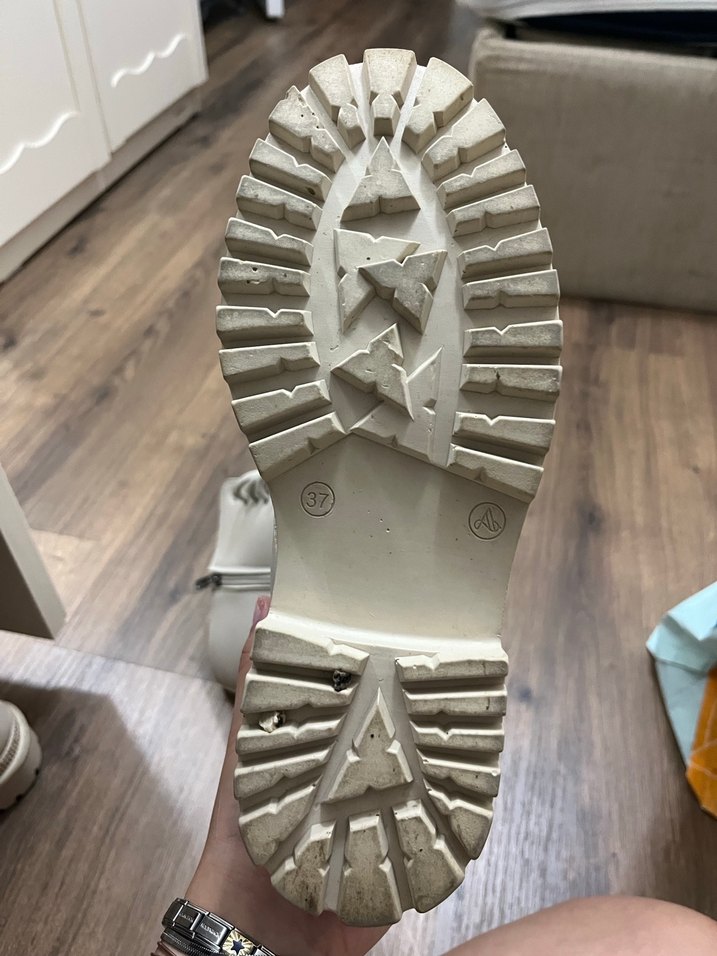 Kadın bej Deri Bağcıklı Diz Boyu Bot - Görsel 2