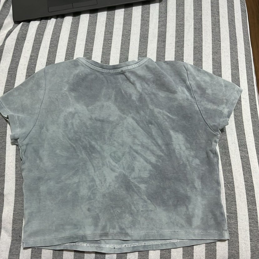 Gri Batik Desenli Kısa Kollu Kadın Tişört - Görsel 2