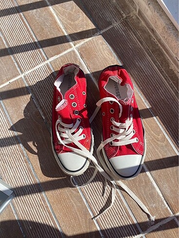kırmızı converse