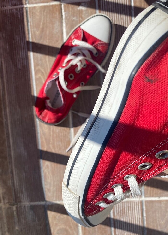 kırmızı converse - Görsel 3