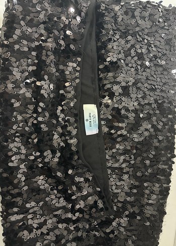 Quzu Siyah Parlak Pullu Mini Etek