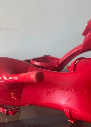 Bershka Kırmızı Bilekten Bağlamalı Topuklu Ayakkabı