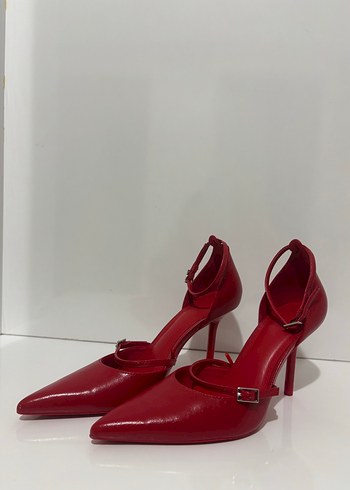 Bershka Bershka Kırmızı Bilekten Bağlamalı Topuklu Ayakkabı