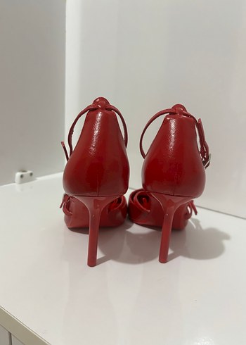 38 Beden kırmızı Renk Bershka Kırmızı Bilekten Bağlamalı Topuklu Ayakkabı