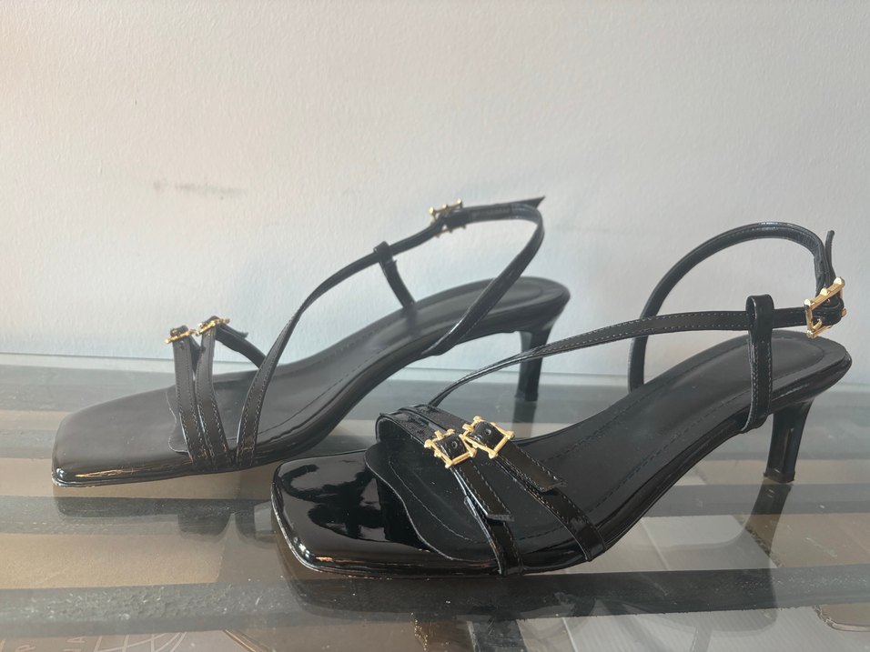 Siyah Tokalı İnce Kısa Topuklu Kadın Sandalet - Görsel 4