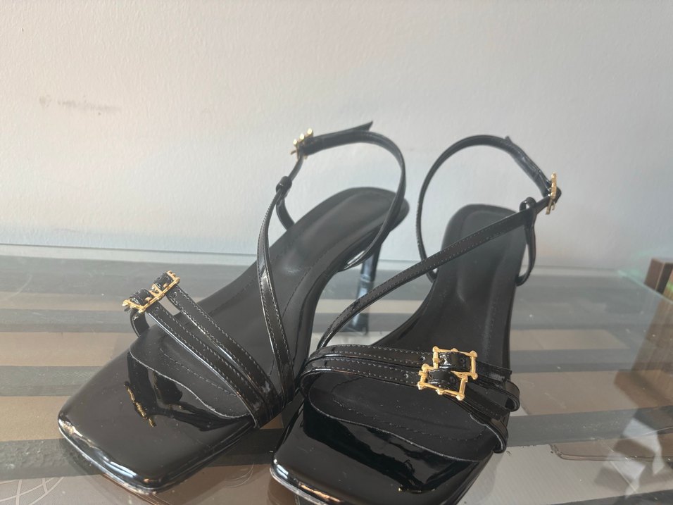 Siyah Tokalı İnce Kısa Topuklu Kadın Sandalet - Görsel 3