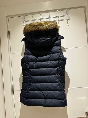 Tommy Hilfiger Tommy Hilfiger- Kürklü Kapüşonlu Şişme Yelek