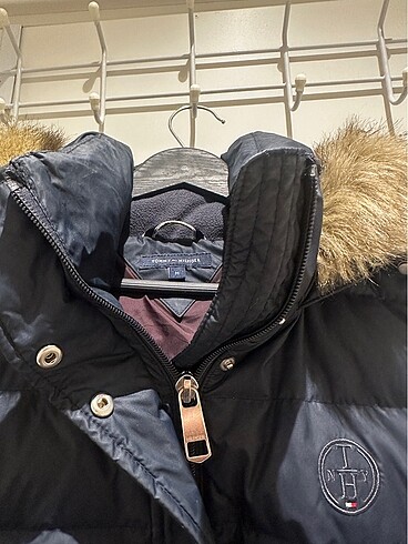 m Beden Tommy Hilfiger- Kürklü Kapüşonlu Şişme Yelek