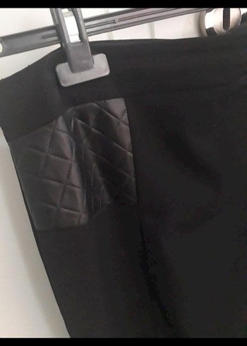 Siyah Deri detaylı Uzun Kadın Etek - Görsel 3