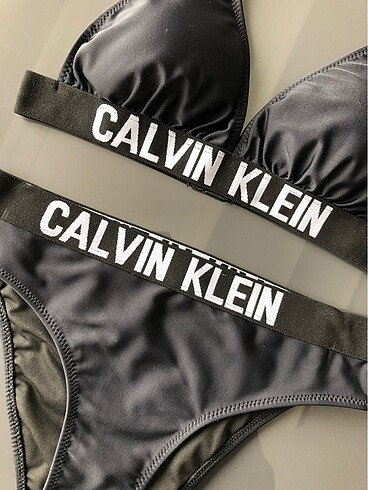 Calvin Klein Bikini takımı
