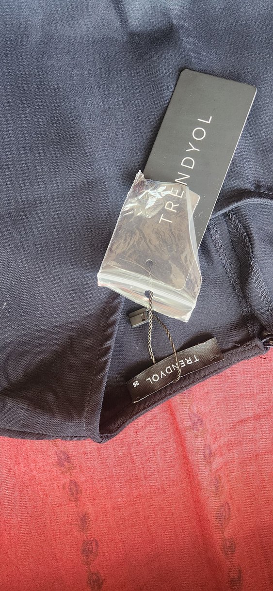 Siyah Pilili Elbise - Görsel 2