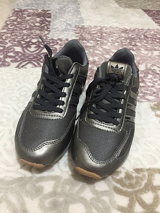 Adidas spor ayakkabı 