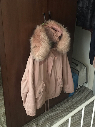 l Beden pembe Renk Bershka full kürk ceket