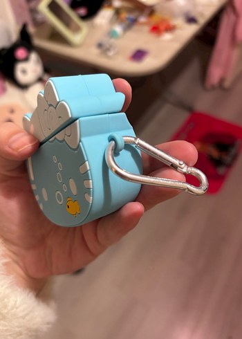 Hello Kitty Temalı 1. ve 2. Nesil AirPods kılıfı - Görsel 2