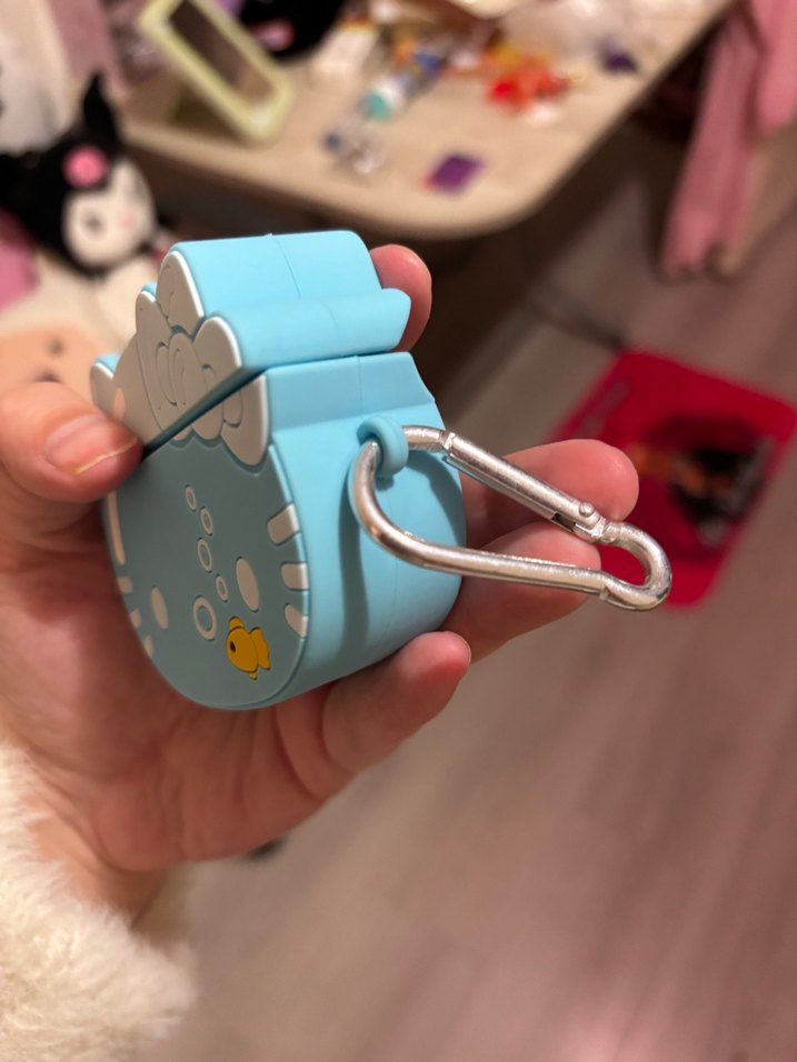 Hello Kitty Temalı 1. ve 2. Nesil AirPods kılıfı - Görsel 2