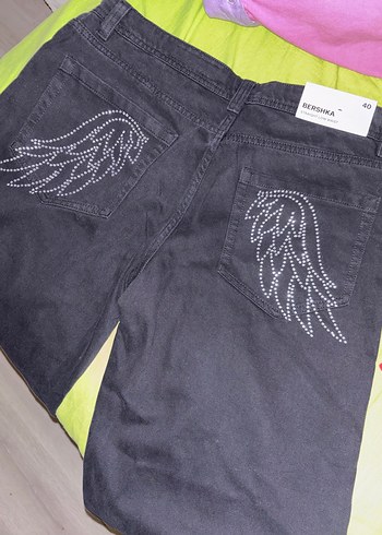 Bershka Siyah Işıltılı Kanat Baskılı Bol Kesim Jean - Görsel 3