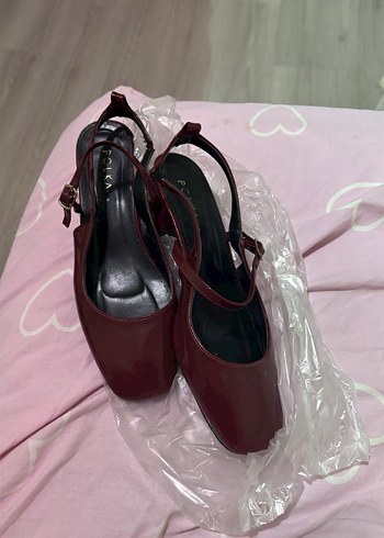 Bordo hafif topuklu Mary Jane ayakkabı