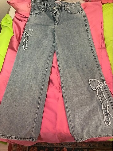 Bershka Kurdele (ribbon) desenli butik pantolonu