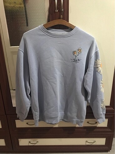 Bershka arkası baskılı sweatshirt