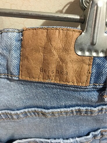 38 Beden Bershka distressed denim kot şort