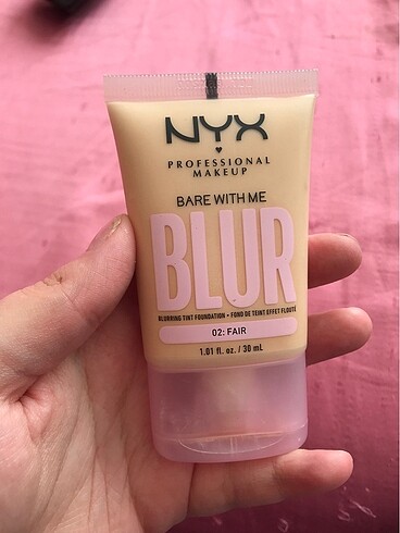 Beden Nyx Bare With Me Blur fondöten 02 Fair rengi