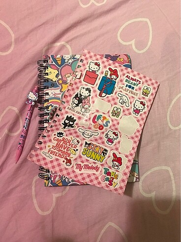 Hello Kitty Hello Kitty temalı kalem ve ajanda seti (yanında sticker hediyel