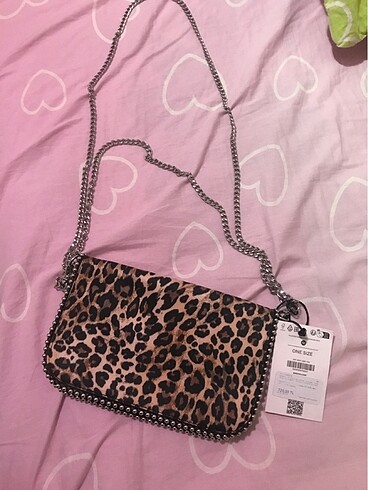 Bershka leopar desenli omuz (çapraz) çantası