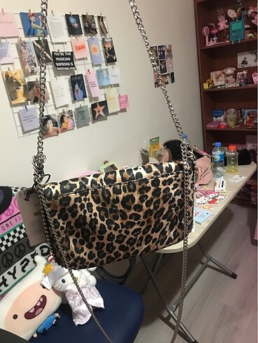  Beden çeşitli Renk Bershka leopar desenli omuz (çapraz) çantası