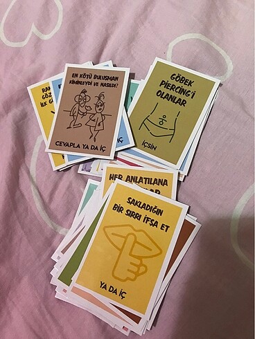 Mini kız kıza Hangover kart oyunu