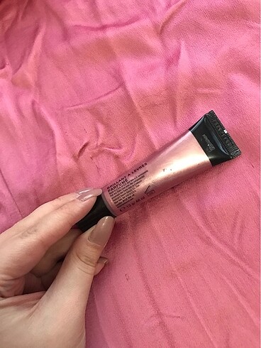 Victoria s Secret Victoria's Secret lip gloss (dudak parlatıcısı)