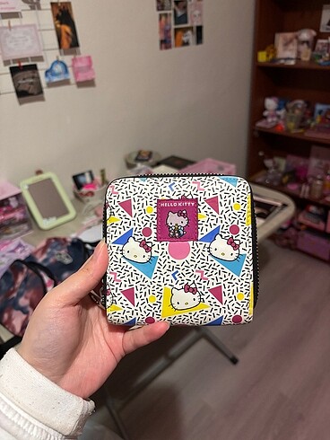 Hello Kitty kart kısımlı cüzdan
