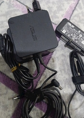 Siyah ASUS Şarj Adaptörü - Görsel 2