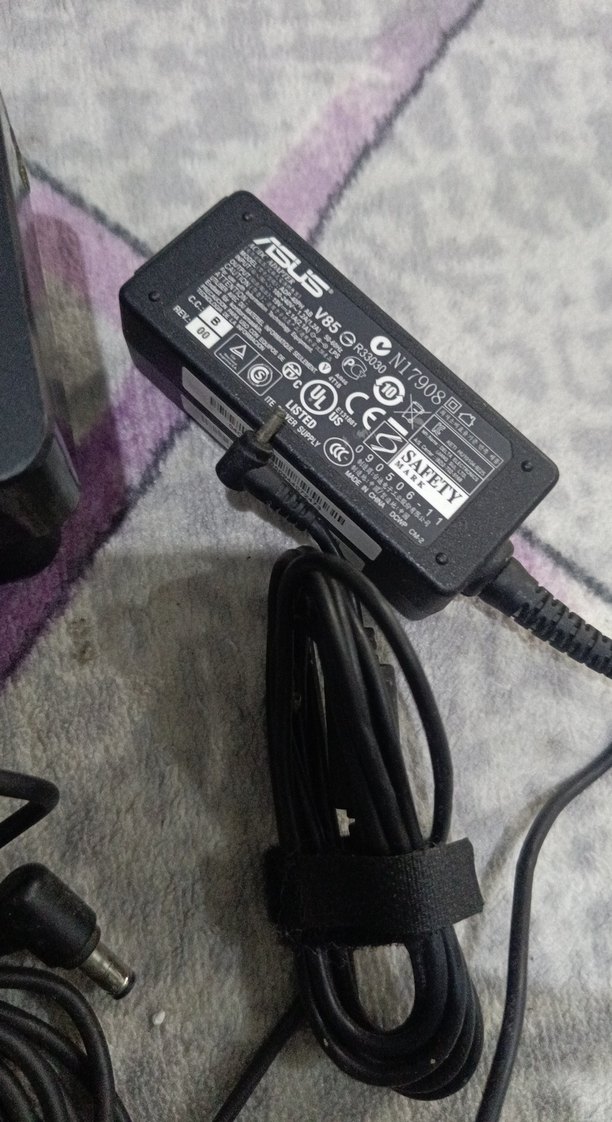 Siyah ASUS Şarj Adaptörü - Görsel 3