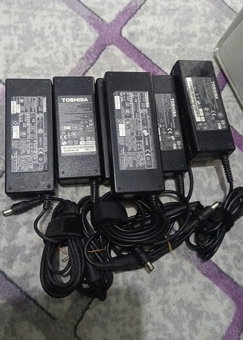 Toshiba Siyah Şarj Cihazları - Görsel 2