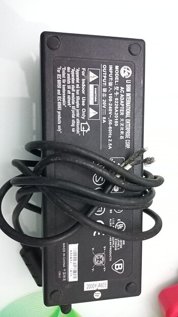 AC ADAPTER