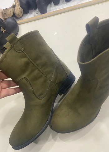 Haki Süet Tokalı Kadın Bot - Görsel 4