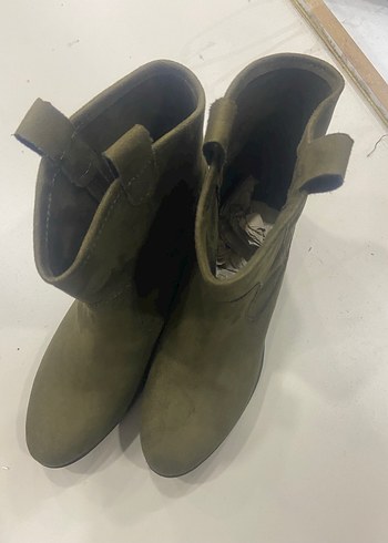 Haki Süet Tokalı Kadın Bot - Görsel 6
